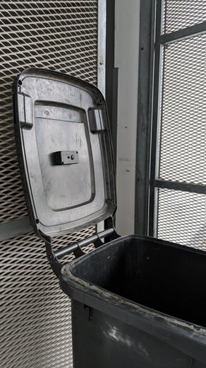 Smart Waste: Füllstandsensoren in Müllcontainern für optimierte Entsorgungsrouten