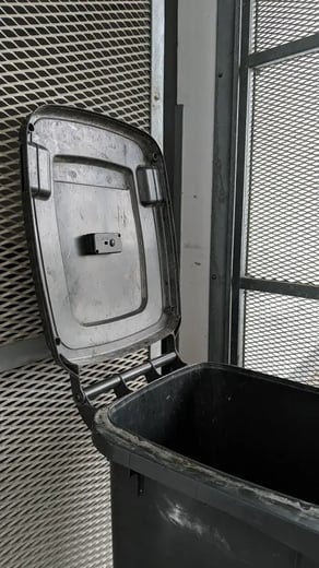 Smart Waste: Füllstandsensoren in Müllcontainern für optimierte Entsorgungsrouten